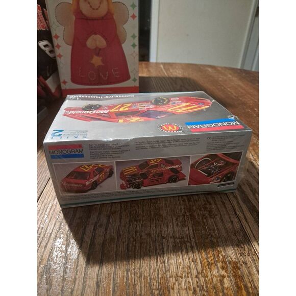 Vintage 1994 Monogram McDonald's Ford Thunderbird NASCAR Model Race Car Kit 2442 - Picture 5 of 6